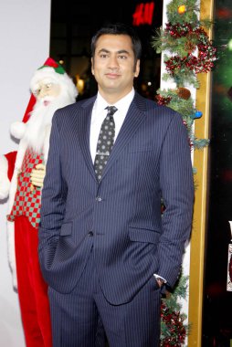 Kal Penn, 'A Very Harold & Kumar 3D Christmas' ın Los Angeles galasında 2 Kasım 2011 'de Hollywood, ABD' deki Grauman 's Chinese Theater' da düzenlendi..