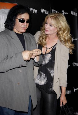 Gene Simmons ve Shannon Tweed 5 Ocak 2012 'de Hollywood, ABD' deki DGA Tiyatrosu 'nda düzenlenen' Haywire 'ın Los Angeles galasında.