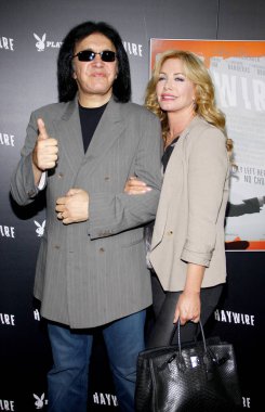 Gene Simmons ve Shannon Tweed 5 Ocak 2012 'de Hollywood, ABD' deki DGA Tiyatrosu 'nda düzenlenen' Haywire 'ın Los Angeles galasında.