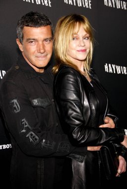 Antonio Banderas ve Melanie Griffith, 5 Ocak 2012 'de ABD' nin Hollywood kentindeki DGA Tiyatrosu 'nda düzenlenen' Haywire 'ın Los Angeles galasında.