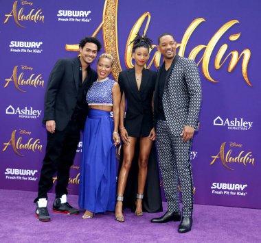 Trey Smith, Jada Pinkett Smith, Willow Smith ve Will Smith 21 Mayıs 2019 tarihinde Hollywood, ABD'deki El Capitan Tiyatrosu'nda düzenlenen 'Aladdin'in Los Angeles galasında.