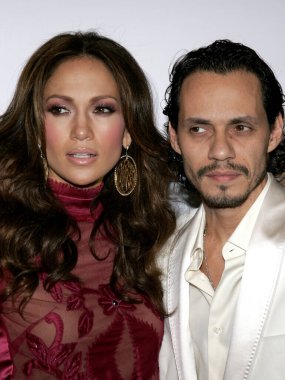 Jennifer Lopez ve Marc Anthony, Beverly Hills, ABD 'deki Beverly Hilton Oteli' nde düzenlenen 2006 Los Angeles Ücretsiz Klinik Geleneksel Akşam Yemeği Galasında 20 Kasım 2006.