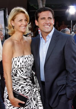 Steve Carell ve Nancy Carell, 16 Haziran 2008 'de ABD' nin Westwood kentindeki Mann Village Tiyatrosu 'nda düzenlenen' Get Smart 'ın Los Angeles galasında