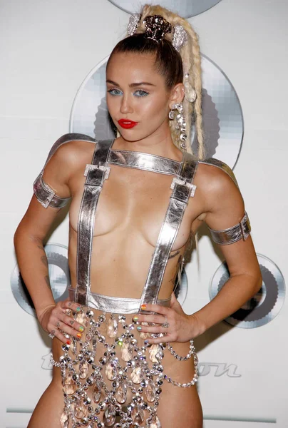 Miley Cyrus 2015 Mtv Video Music Awards Konaných Microsoft Theater — Stock fotografie