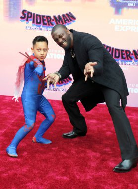 Aldis Hodge, 30 Mayıs 2023 'te ABD' nin Westwood kentindeki Regency Village Theater 'da düzenlenen Örümcek Adam' ın galasında.