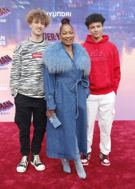 Jaid Thomas Nilon, Garcelle Beauvais ve Jax Joseph Nilon, 30 Mayıs 2023 'te ABD' nin Westwood kentindeki Regency Village Theater 'da düzenlenen Örümcek Adam:.