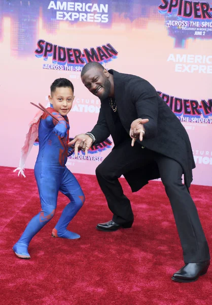 Aldis Hodge, 30 Mayıs 2023 'te ABD' nin Westwood kentindeki Regency Village Theater 'da düzenlenen Örümcek Adam' ın galasında.