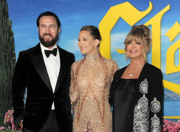 Danny Fujikawa, Kate Hudson ve Goldie Hawn Netflix 'in 