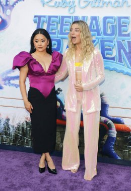 Lana Condor ve Annie Murphy, 28 Haziran 2023 'te ABD' nin Hollywood kentindeki TCL Çin Tiyatrosu 'nda düzenlenen' Ruby Gillman, Teenage Kraken 'galasında.