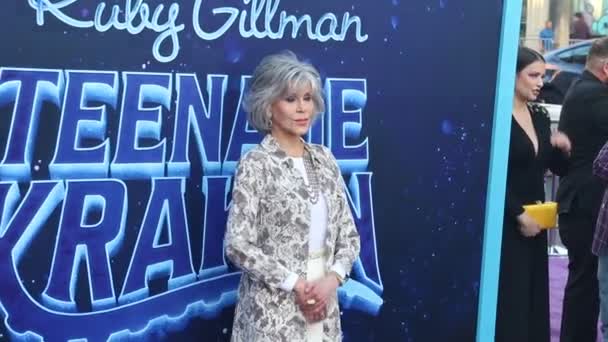 Jane Fonda Los Angeles Première Van Ruby Gillman Teenage Kraken — Stockvideo