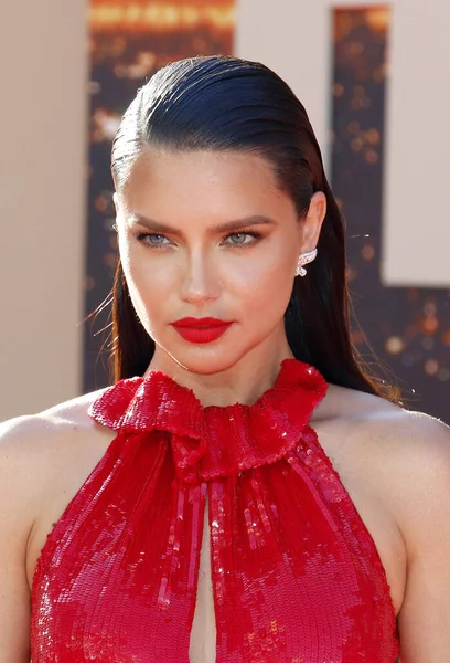 Adriana Lima Tijdens Première Van Once Time Hollywood Tcl Chinese — Stockfoto