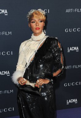 LACMA Sanat ve Film Galasında Janelle Monae 5 Kasım 2022 tarihinde Los Angeles 'taki Los Angeles İlçe Sanat Müzesi' nde Gucci tarafından sunuldu..