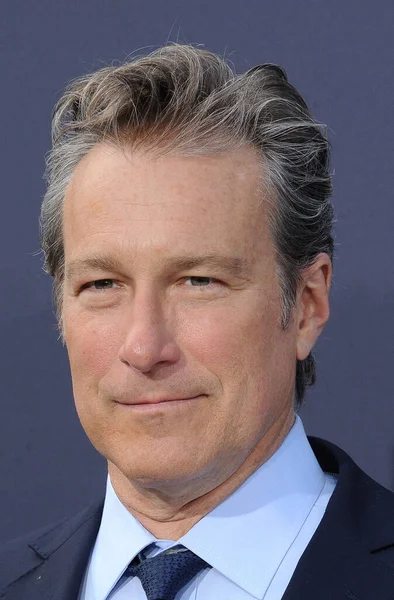 John Corbett, 9 Haziran 2022 'de ABD' nin Hollywood kentindeki Dolby Tiyatrosu 'nda düzenlenen 48. AFI Yaşam Boyu Başarı Ödülü' nde Julie Andrews 'u onurlandırdı..