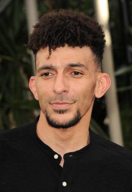 Khleo Thomas, 6 Haziran 2022 'de ABD' nin Hollywood kentindeki TCL Çin Tiyatrosu 'nda düzenlenen' Jurassic World Dominion 'un Los Angeles galasında.