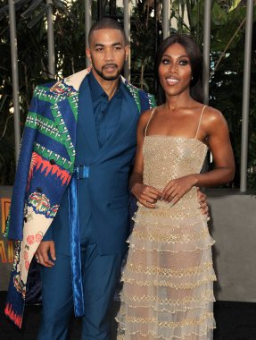 Alano Miller ve DeWanda Wise, 6 Haziran 2022 'de ABD' nin Hollywood kentindeki TCL Çin Tiyatrosu 'nda düzenlenen' Jurassic World Dominion 'galasında.