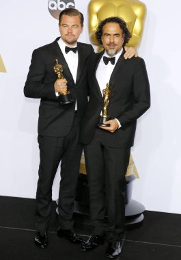 Leonardo DiCaprio ve Alejandro Gonzalez Inarritu, 28 Şubat 2016 tarihinde Hollywood, ABD 'deki Loews Hollywood Oteli' nde düzenlenen 88..