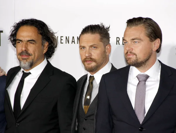 HOLYWOOD, CA - Alejandro Gonzalez Inarritu, Leonardo DiCaprio ve Tom Hardy, 16 Aralık 2015 'te ABD' nin Hollywood kentindeki TCL Çin Tiyatrosu 'nda düzenlenen Los Angeles' ın hortlak galasında.