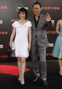 Kaho Minami ve Ken Watanabe, 13 Temmuz 2010 'da ABD' nin Hollywood kentindeki Grauman 's Chinese Theatre' da düzenlenen Los Angeles Inception galasında.