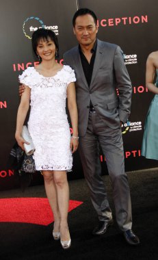  Kaho Minami ve Ken Watanabe, 13 Temmuz 2010 'da ABD' nin Hollywood kentindeki Grauman 's Chinese Theatre' da düzenlenen Los Angeles Inception galasında.