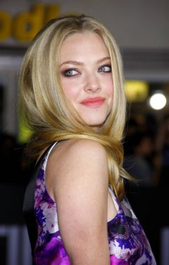 Amanda Seyfried, 20 Ekim 2011 'de ABD' nin Westwood kentindeki Regency Village Theatre 'da düzenlenen' In Time 'ın Los Angeles galasında.