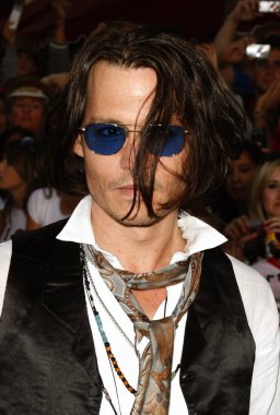 Johnny Depp, 19 Mayıs 2007 'de ABD' nin Anaheim kentindeki Disneyland 'da düzenlenen 