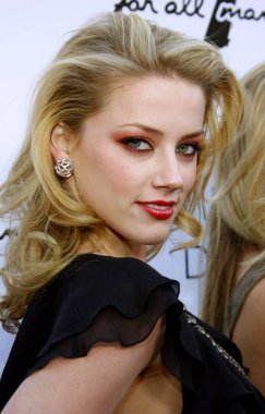 Amber Heard, 8 Nisan 2008 'de Hollywood, ABD' deki Mısır Tiyatrosu 'nda düzenlenen 
