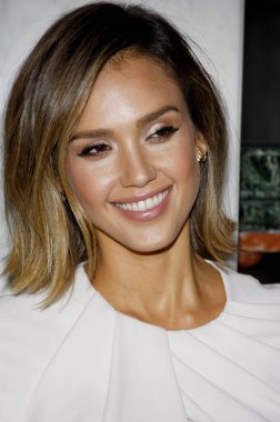 Jessica Alba yemeğinde bağımsız okul İttifak için azınlık işleri etkisi Ödülleri Four Seasons Hotel Beverly Hills 17 Mart 2015 düzenlenen.