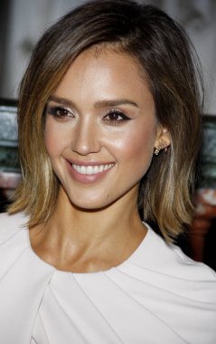 Jessica Alba yemeğinde bağımsız okul İttifak için azınlık işleri etkisi Ödülleri Four Seasons Hotel Beverly Hills 17 Mart 2015 düzenlenen.