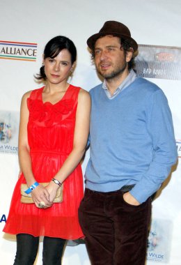 Elaine Cassidy ve David Lord, 23 Şubat 2012 'de ABD' nin Los Angeles kentindeki Bad Robot 'ta düzenlenen 