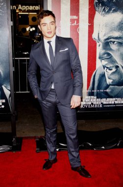 Ed Westwick, ABD 'nin Kaliforniya eyaletindeki Grauman' s Chinese Theater 'da 3 Kasım 2011' de düzenlenen AFI Fest 2011 açılış gecesi 