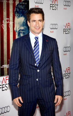 Dermot Mulroney, AFI FEST 2011 Açılış Gecesi Gala Dünya prömiyeri J. Edgar, 3 Kasım 2011 'de Hollywood, ABD' deki Grauman 'ın Çin Tiyatrosu' nda düzenlendi.