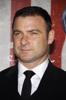 Liev Schreiber, ABD 'nin Hollywood kentindeki Grauman' s Chinese Theater 'da 3 Kasım 2011' de düzenlenen AFI Fest 2011 açılış gecesi 