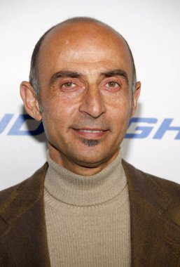 Shaun Toub, 7 Mart 2012 'de ABD' nin Los Angeles DGA Tiyatrosu 'nda yapılan' Jeff, Evde Yaşıyor 'galasında.
