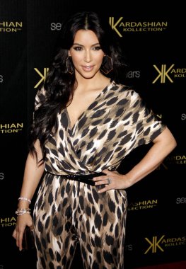 Kardashian Koleksiyon Fırlatma Partisi 'nde Kim Kardashian 17 Ağustos 2011' de Hollywood 'daki Koloni' de düzenlendi..