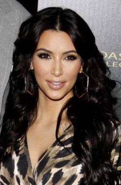 Kardashian Koleksiyon Fırlatma Partisi 'nde Kim Kardashian 17 Ağustos 2011' de Hollywood 'daki Koloni' de düzenlendi..