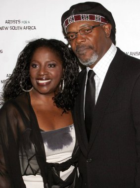 Samuel L. Jackson ve LaTanya Richardson, 18 Eylül 2006 'da ABD' nin Beverly Hills kentindeki Regent Beverly Wilshire Oteli 'nde düzenlenen Başpiskopos Desmond Tutu' nun 75. doğum günü kutlamasında.