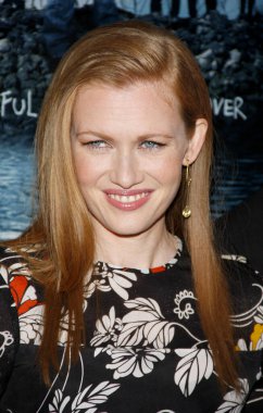 Mireille Enos, 26 Mart 2012 'de ABD' nin Hollywood kentindeki ArcLight Sineması 'nda Los Angeles 2.