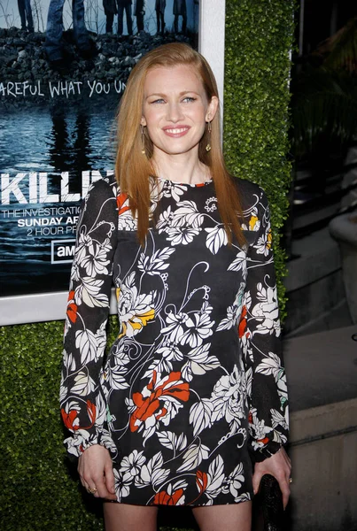 Mireille Enos, 26 Mart 2012 'de ABD' nin Hollywood kentindeki ArcLight Sineması 'nda Los Angeles 2.