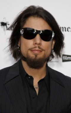 Dave Navarro, 11 Ekim 2009 'da ABD' nin Hollywood kentindeki Grauman 'ın Çin Tiyatrosu' nda düzenlenen 13. Geleneksel Los Angeles Latin Film Festivali açılış galasında.