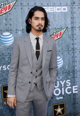 Avan Jogia, 6 Haziran 2015 tarihinde Culver City, ABD 'deki Sony Pictures Stüdyolarında düzenlenen 2015 Spike TV' nin Erkek Seçimi Ödülleri 'nde.
