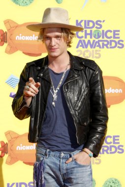Cody Simpson, 28 Mart 2015 tarihinde Inglewood, ABD 'deki Forum' da düzenlenen 2015 Nickelodeon Çocuk Seçimi Ödülleri 'nde.