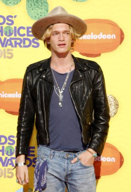 Cody Simpson, 28 Mart 2015 tarihinde Inglewood, ABD 'deki Forum' da düzenlenen 2015 Nickelodeon Çocuk Seçimi Ödülleri 'nde.