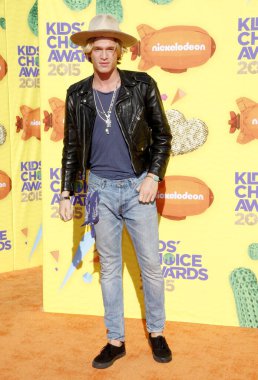 Cody Simpson, 28 Mart 2015 tarihinde Inglewood, ABD 'deki Forum' da düzenlenen 2015 Nickelodeon Çocuk Seçimi Ödülleri 'nde.