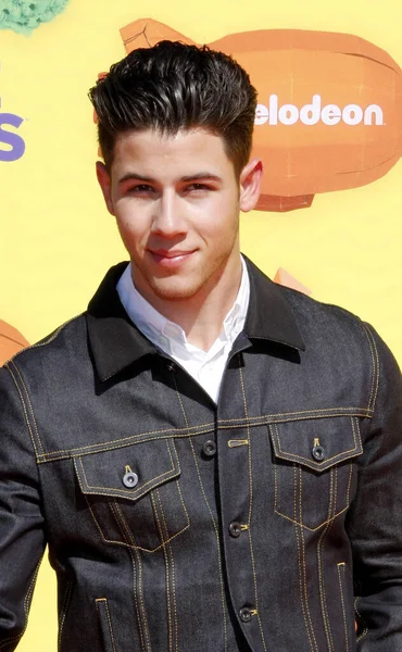 乔纳斯 Nick Jonas 在2015年3月28日于美国英格伍德举行的2015年Nickelodeon Kids Choice Awards — 图库照片