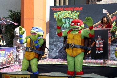 Leonardo, Donatello, Michaelangelo ve Raphael, 7 Eylül 2023 'te ABD' nin Hollywood kentindeki TCL Çin Tiyatrosu 'nda düzenlenen Ninja Kaplumbağa El Baskısında..