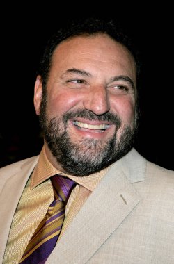 Joel Silver, 18 Ekim 2005 'te ABD' nin Hollywood kentindeki Grauman 'ın Çin Tiyatrosu' nda düzenlenen Kiss Kiss, Bang Bang 'in galasında.