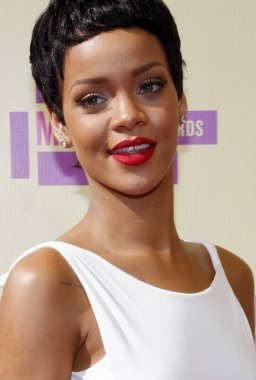 Rihanna, 6 Eylül 2012 'de ABD' nin Los Angeles kentindeki Staples Center 'da düzenlenen 2012 MTV Video Müzik Ödülleri' nde.