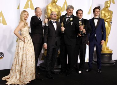Ansel Elgort, Chloe Grace Moretz, Andrew Lockley, Ian Hunter, Scott R. Fisher ve Paul Franklin, Los Angeles 'taki Loews Hollywood Oteli' nde düzenlenen 87. 22 Şubat 2015.