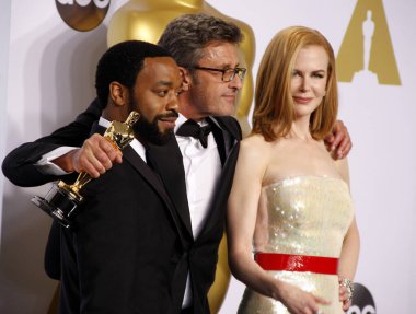 MAVRIXONLINE.COM - Pawel Pawlikowski, Chiwetel Ejiofor ve Nicole Kidman, Los Angeles 'taki Loews Hollywood Oteli' nde düzenlenen 87. 22 Şubat 2015. Yazı, kredi, TV kullanımı, web kullanımı veya linkback gerçekleştirilmelidir