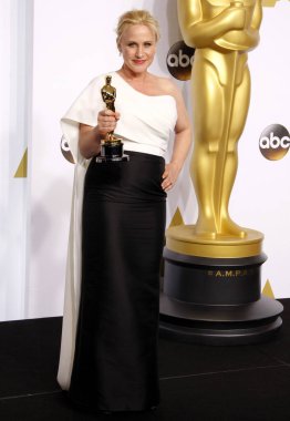 Patricia Arquette, 22 Şubat 2015 tarihinde Los Angeles 'taki Loews Hollywood Oteli' nde düzenlenen 87..  